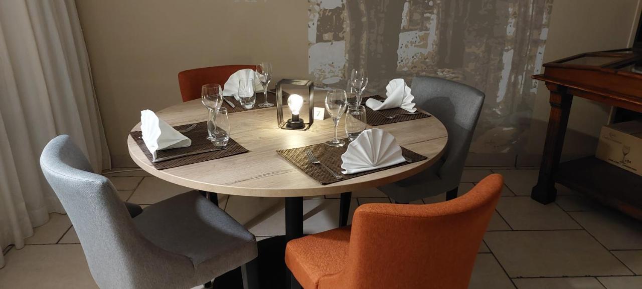 Saint-Evroult-Notre-Dame-du-Bois Logis Hotel Restaurant Le Relais De L'Abbaye מראה חיצוני תמונה