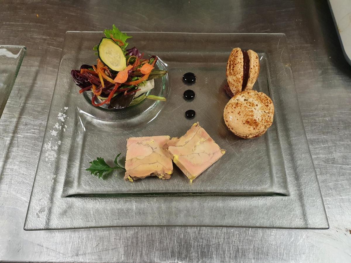 Saint-Evroult-Notre-Dame-du-Bois Logis Hotel Restaurant Le Relais De L'Abbaye מראה חיצוני תמונה